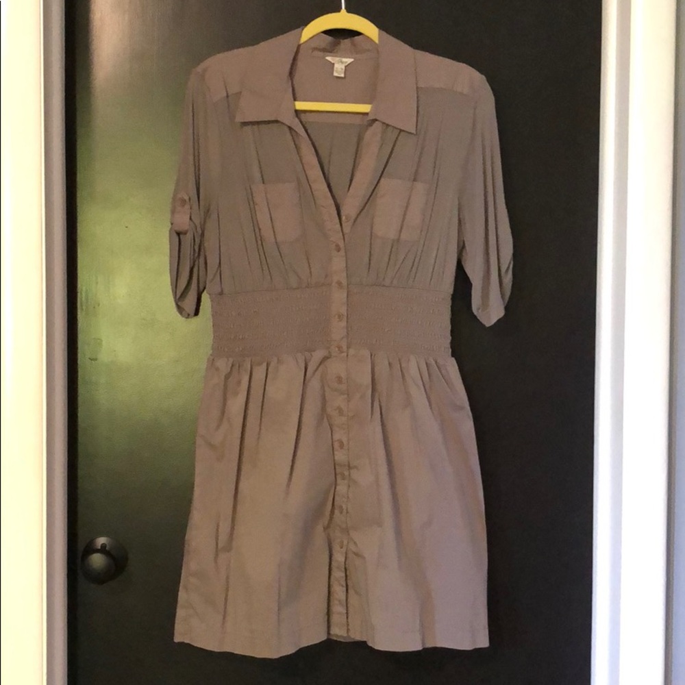 Guess dress, grey collar, sleeves enhanced waist